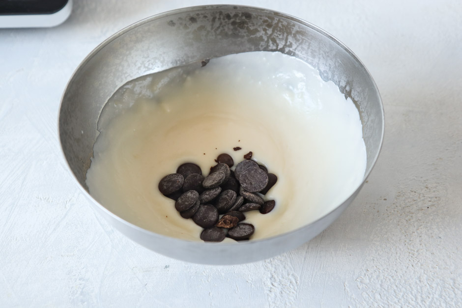 готовим шоколадный заварной крем