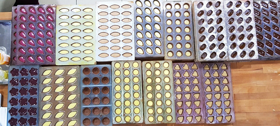 формы для корпусных конфет